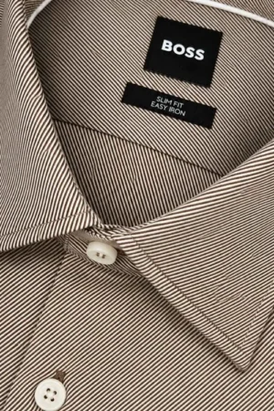 CAMISA SLIM FIT EASY IRON EM PADRÃO FALSO LISO - Castanho