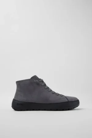 BOTA EM PELE COM SOLA VIBRAM - Cinza